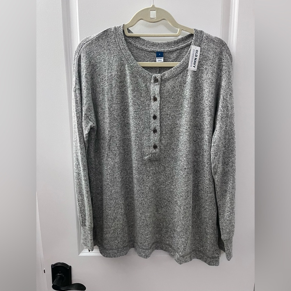 NEW Old Navy Women’s So Soft Gray Henley Long Sleeve Shirt